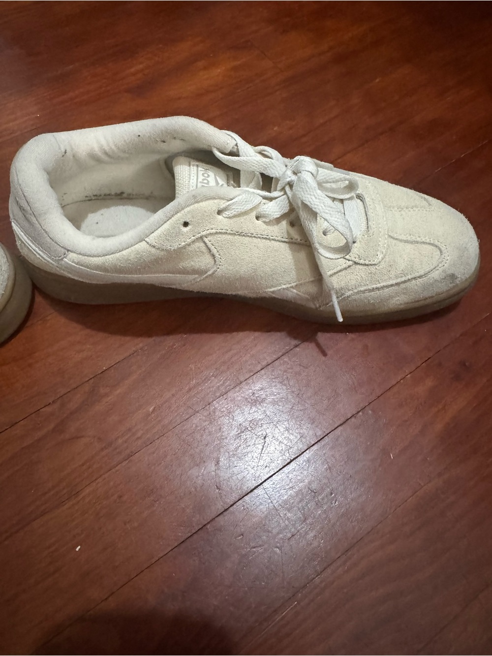 Reebok Off-White Suede Low-Top Sneakers - Picture 14 of 15